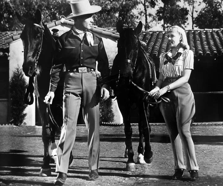 The Cowboy and the Blonde (1941)