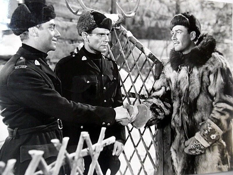 Northern Pursuit (1943)