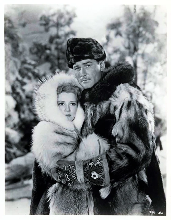 Northern Pursuit (1943)