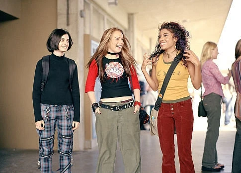 Mezi námi děvčaty (2003)