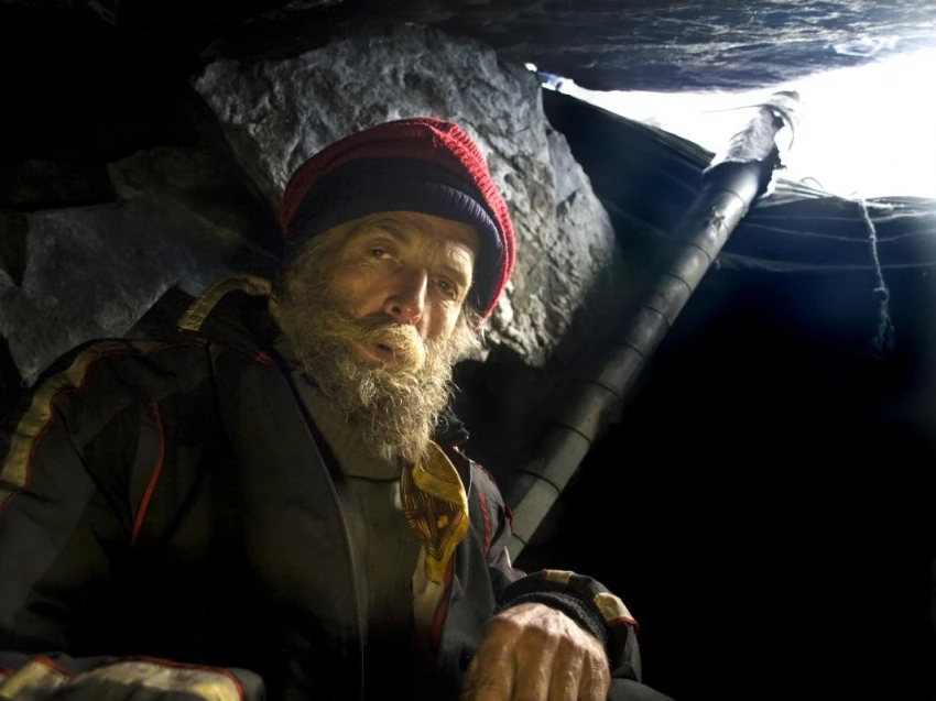 Muž ze sněhové jeskyně (2010)