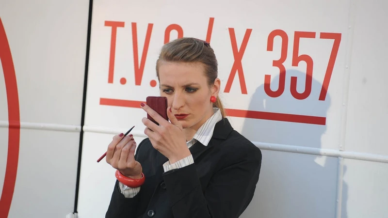 Anna Polívková jako TV redaktorka