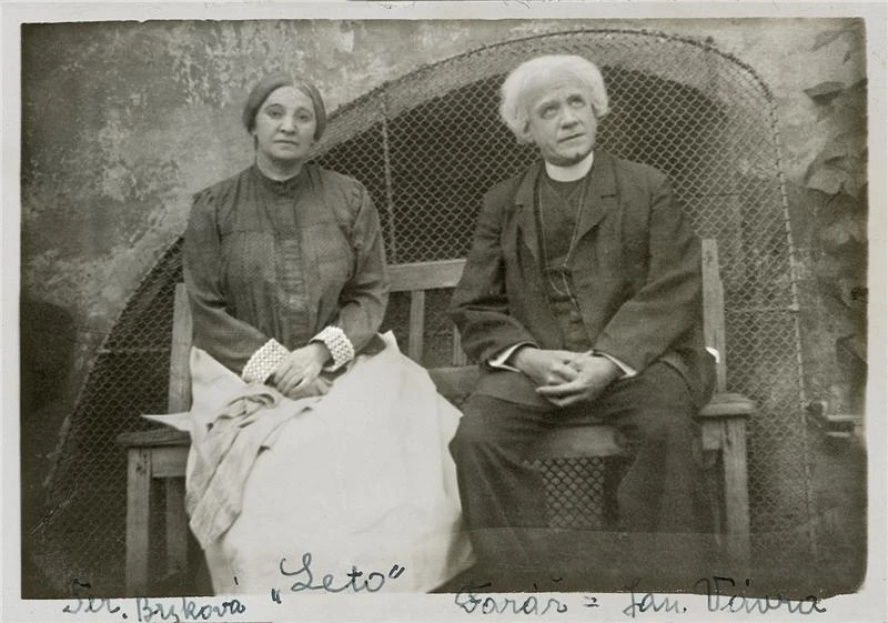 Léto - 29.05.1915, Terezie Brzková (Slečna Růžena), Jan Vávra (Farář Hora)