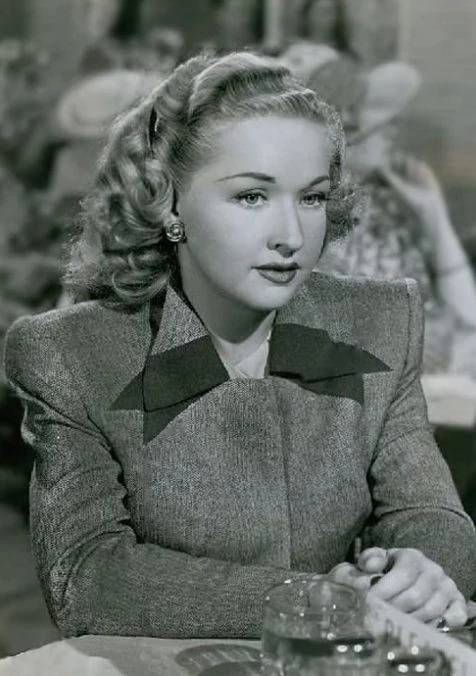 Breakfast in Hollywood (1946)