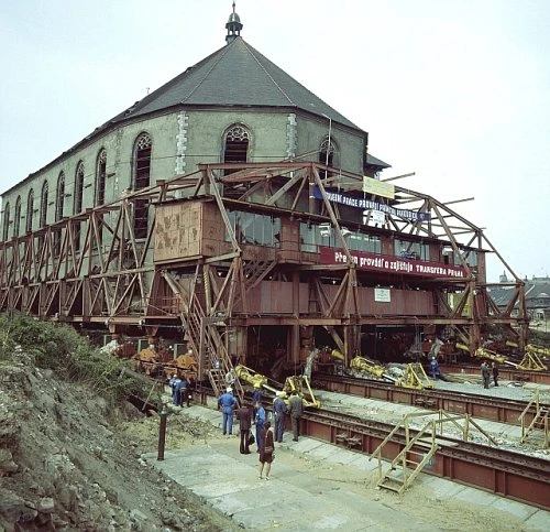 Jak se stěhuje kostel (1988)