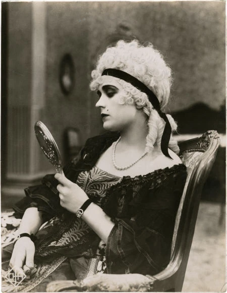 Madame Dubarry (1919)