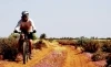 Kate Leeming na "Great Australian Cycle Expedition" 2004-2005