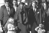 Edward Kennedy, Jacqueline Kennedy a Robert F. Kennedy na pohrebe brata J.F.Kennedyho