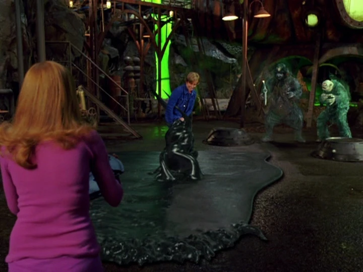 Scooby-Doo 2: Nespoutané příšery (2004)