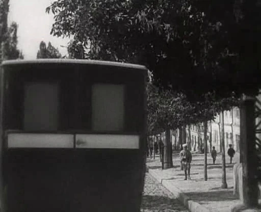 Muž s kinoaparátem (1929)