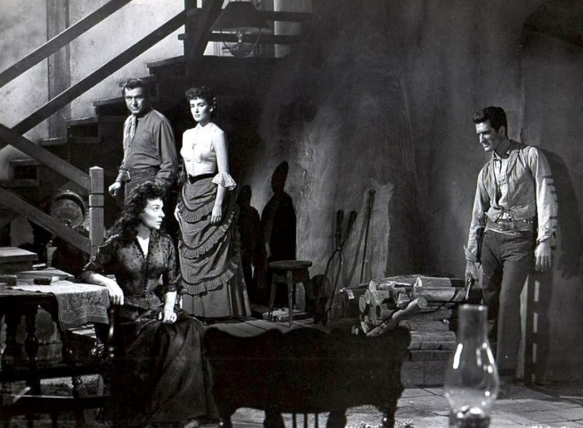 The Stand at Apache River (1953)