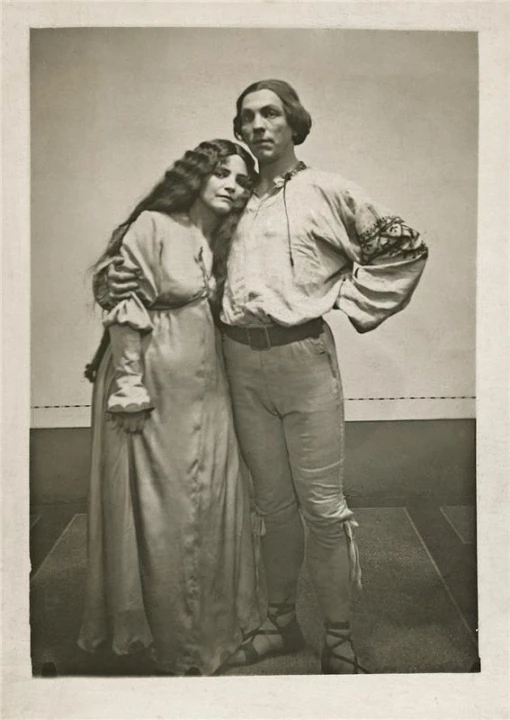 Fotografie z div. představení "Princezna Pampeliška" - 29.06.1910, Eva Vrchlická (Princezna Pampeliška), Rudolf Deyl st. (Honza)