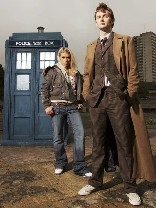 Billie Piper jako Rose a David Tennant jako desátý Doktor