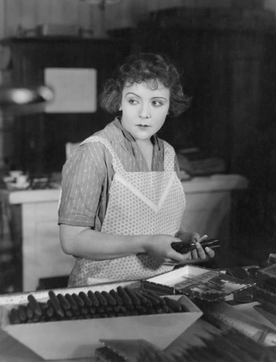 Děvče z tabákové továrny (1928)