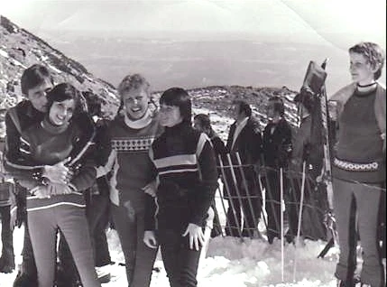 Sneh pod nohami (1978)
