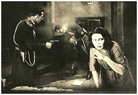 The Face at Your Window (1920)