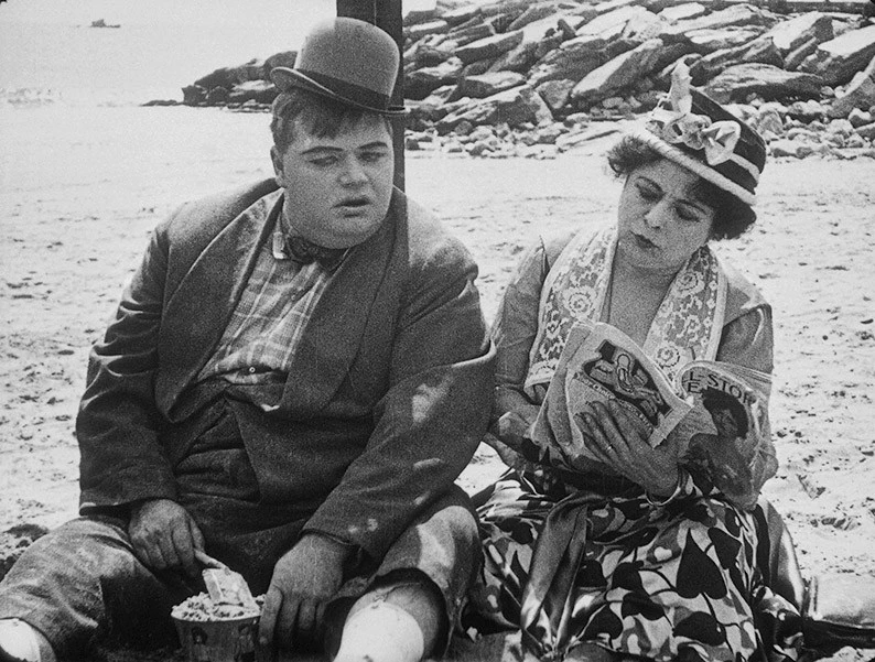 Fatty na pláži (1917)