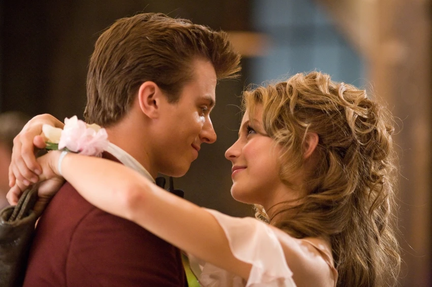 Footloose: Tanec zakázán (2011)