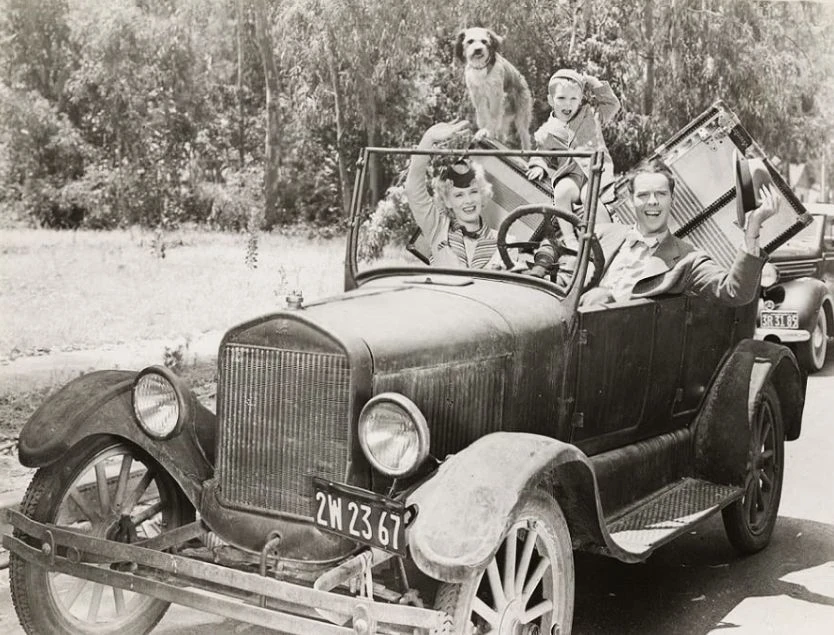 Blondie Takes a Vacation (1939)