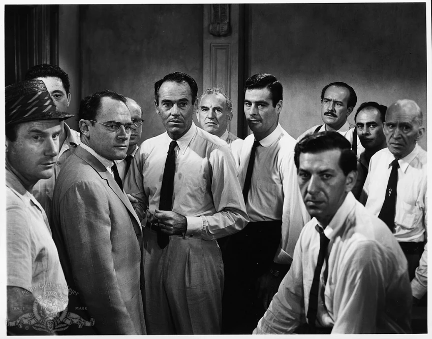 Dvanáct rozhněvaných mužů (1957)