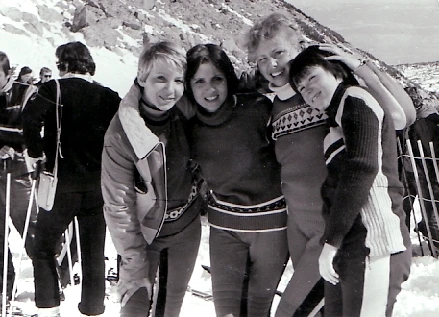 Sneh pod nohami (1978)