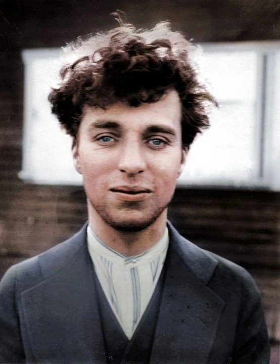 Charlie Chaplin, 27 let v roce 1916