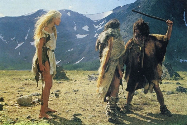 Ayla z kmene medvědů (1986)