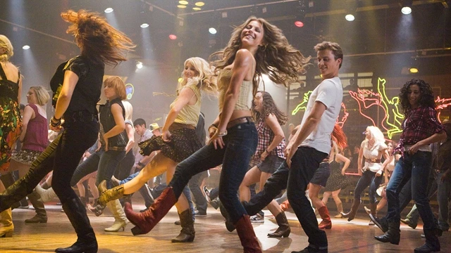 Footloose: Tanec zakázán (2011)