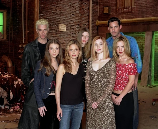 Buffy, přemožitelka upírů (1997) [TV seriál]