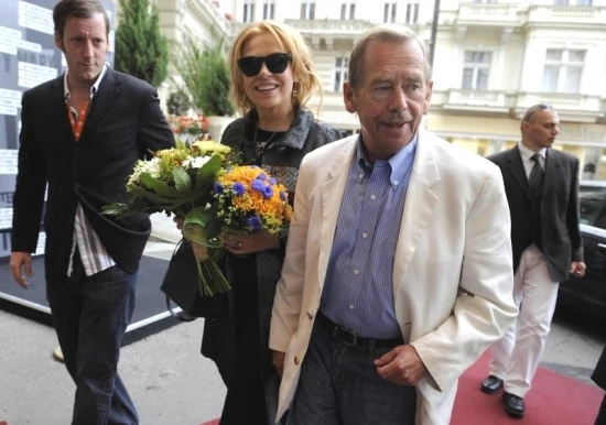 Dagmar Havlová a Václav Havel - příjezd (2009)