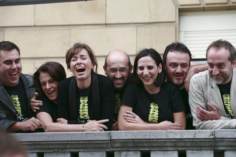 Tom Fernández,  Mariana Cordero,  Fanny Gautier, Javier Cámara,  Cesare Vea,  Gonzalo de Castro