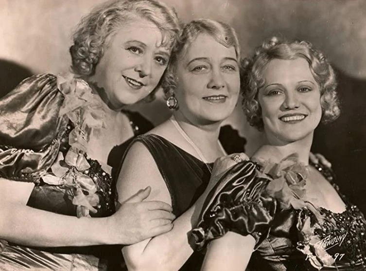 Stepping Sisters (1932)