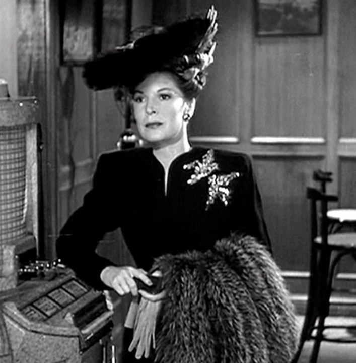 Přízračná dáma (1944)