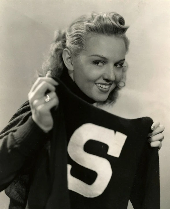 Sweater Girl (1942)