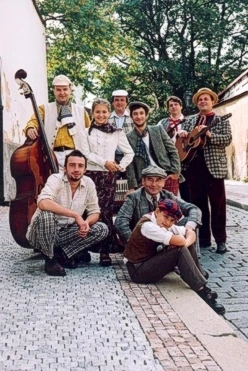 Fotka se skupinou Šlapeto z roku 2003-2