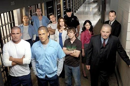 Dominic Purcell Wentworth Miller Robin Tunney Peter Stormare Amaury Nolasco Marshall Allman