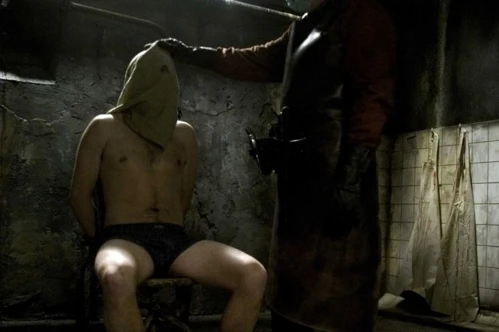 Hostel (2005)