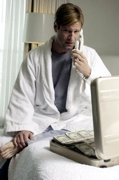 Aaron Eckhart