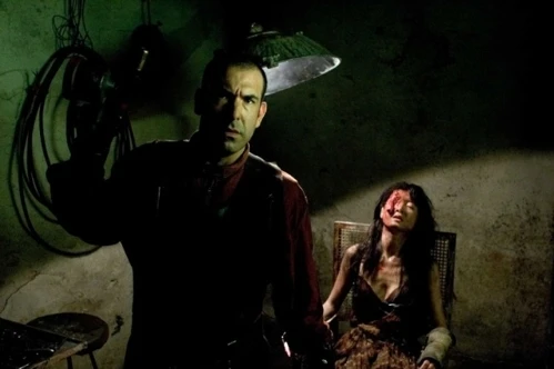 Hostel (2005)