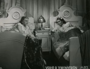 Varjú a toronyórán (1938)