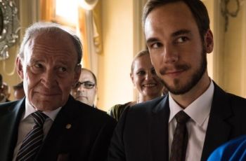 Dir Diplomatin: Jagd durch Prag (2018) [TV film]