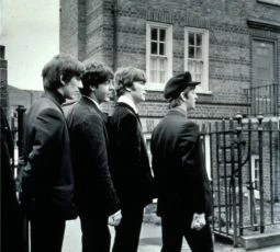 George Harrison, Paul McCartney, John Lennon a Ringo Starr