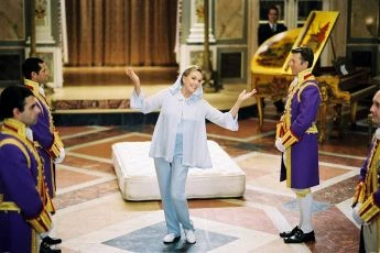 Deník princezny 2: Královské povinnosti (2004)