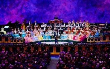 André Rieu a Orchestr Johanna Strausse slaví 30 let (2017) [TV koncert]