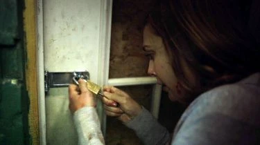 Silent House (2011)