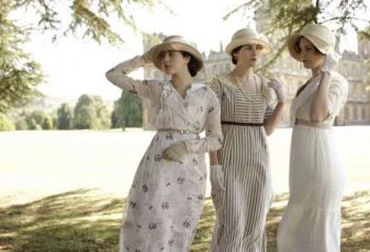 Jessica Brown-Findlay Michelle Dockery a Laura Carmichael