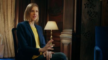 Souboj královen: Alžběta I. a Marie Stuartovna (2022) [TV film]