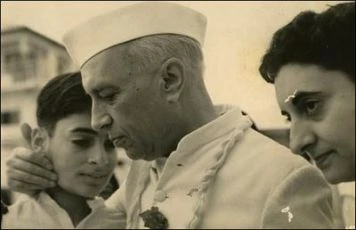 Rajiv Gandhi, Džaváharlál Néhrú a  Indira Gandhi