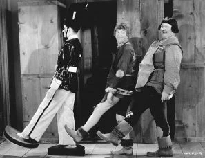 Laurel a Hardy - Pochod dřevěných vojáků (1934)