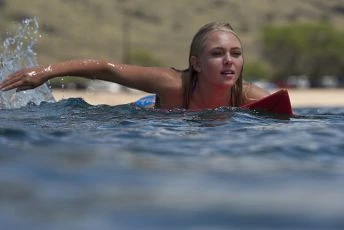 Surfařka (2011)
